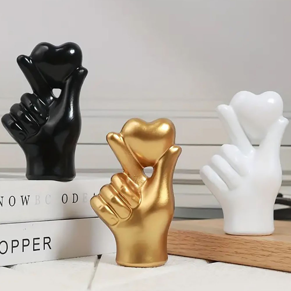 Heart Hand Gesture Statues Scu - Home Decor Y2K recension och pris
