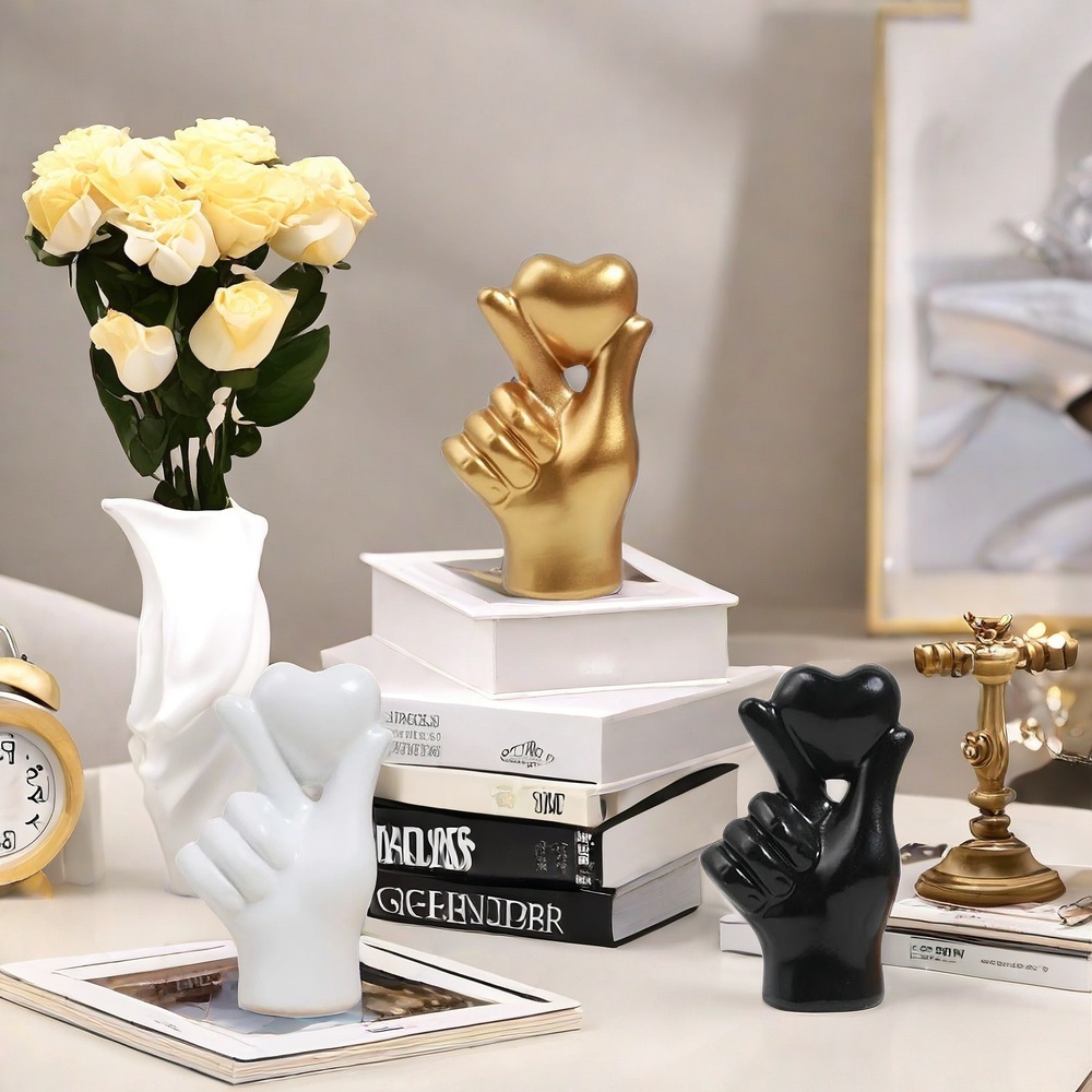 Heart Hand Gesture Statues Scu - Home Decor Y2K recension och pris