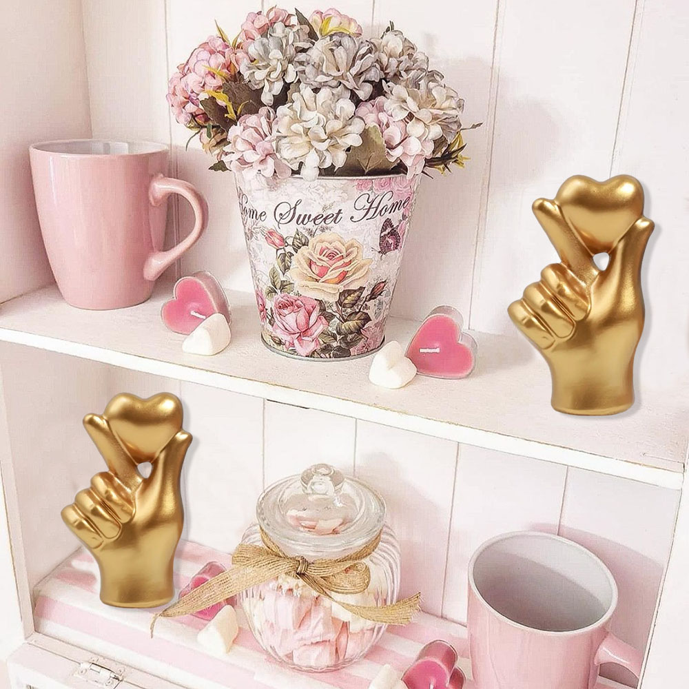 Heart Hand Gesture Statues Scu - Home Decor Y2K recension och pris